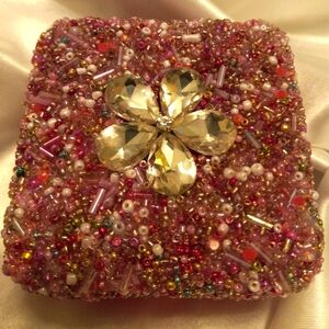 Earring box with earrings